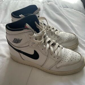 Jordan 1 high top in Grade school size 7Y